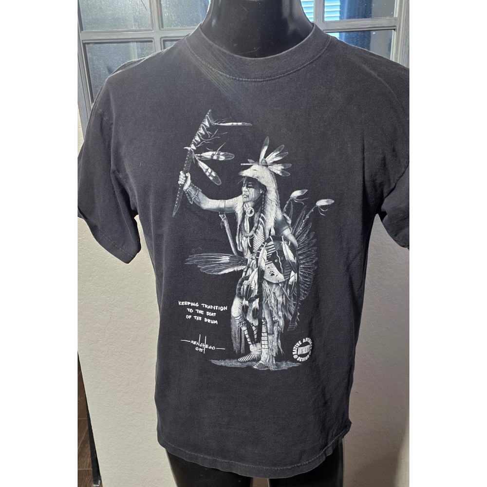 Vintage 1995 Tultex Menchego Native American T-Shirt Black Large Houston Museum